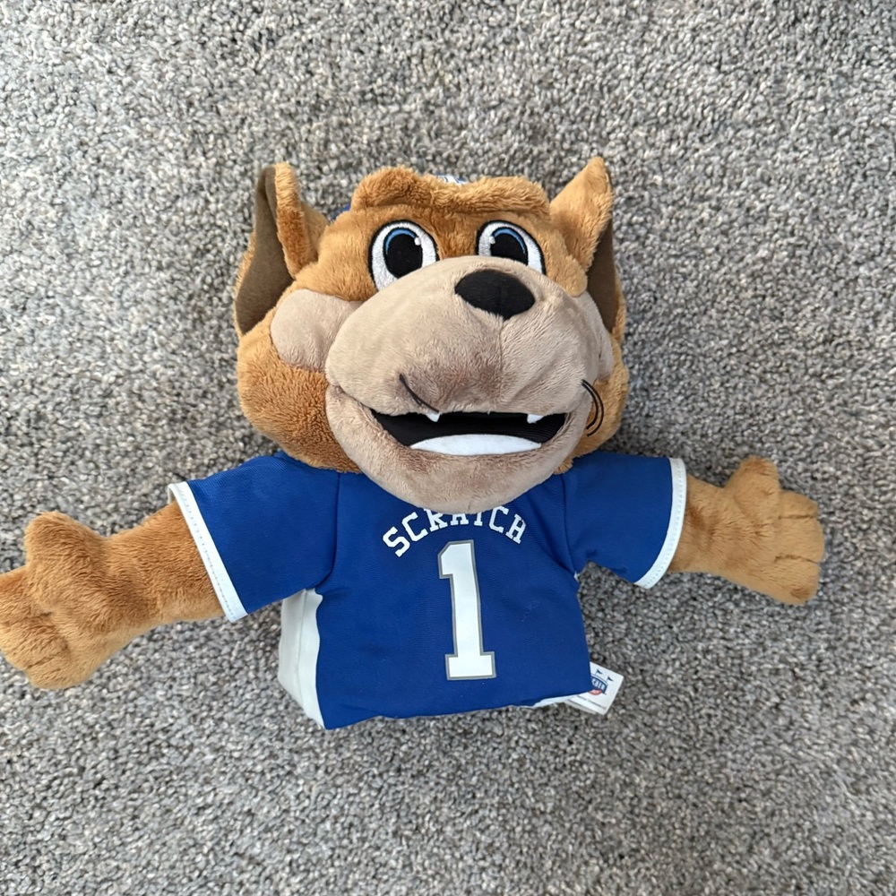 NWOT NCAA University of Kentucky Wildcats Mascot Plush Hand Puppet